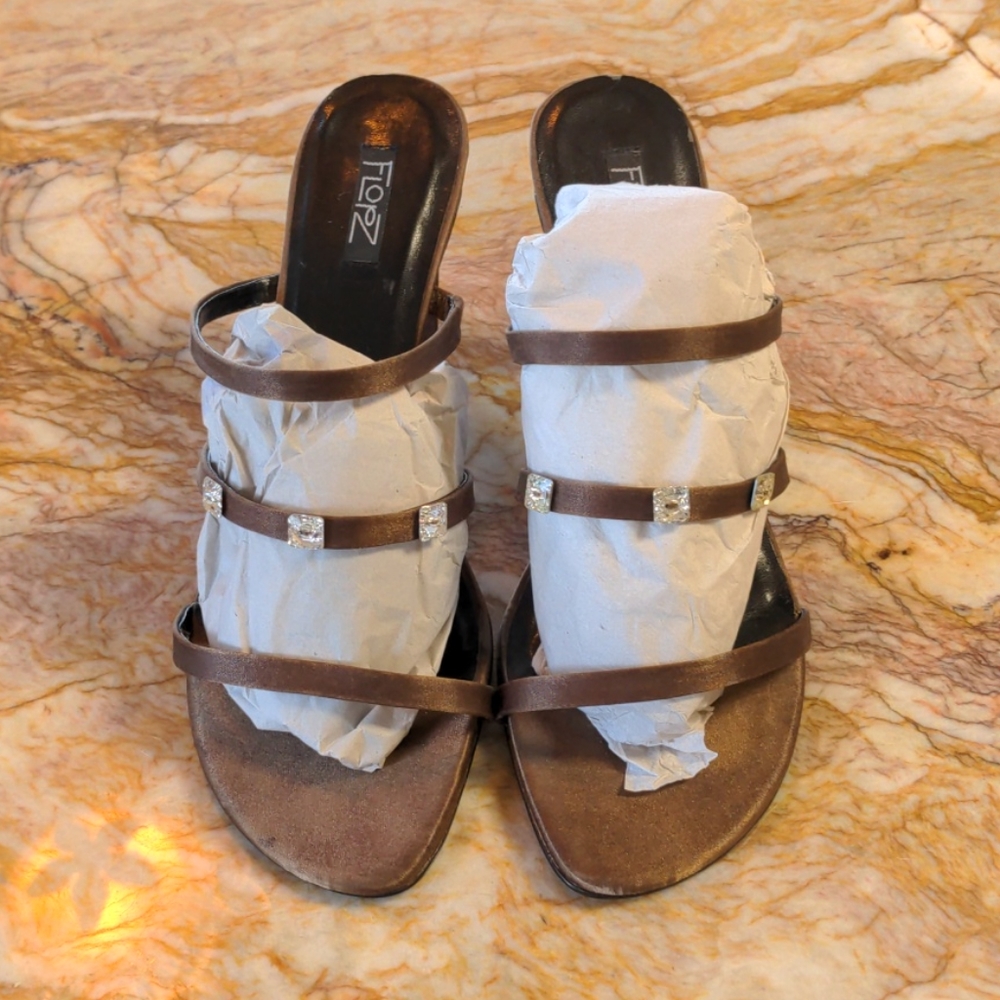 FLOPZ Brown Heels Sandal Shoez -size 11M